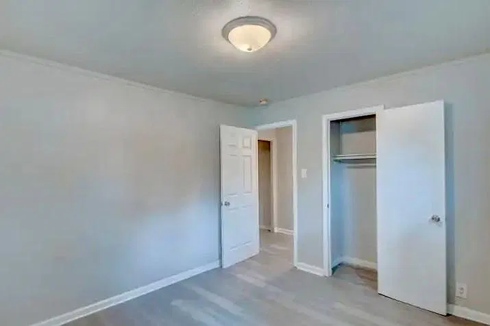 3 bed, 1000 sqft, $1,450 — Photo 2