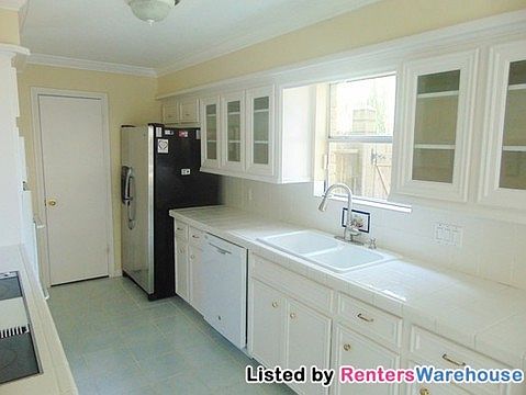 5th image of 2234 Woodland Springs St