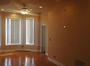 650 W 61st St APT 2F, Chicago, IL 60621