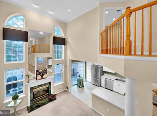 305 Deer Run Ct, Pennington, NJ 08534