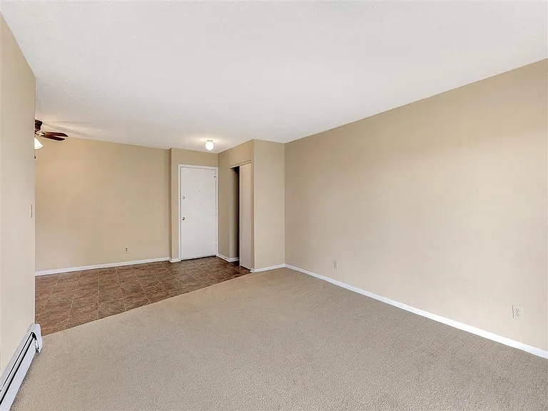 Oak Valley Apartments — Photo 33