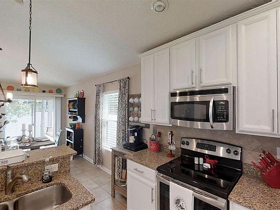 5th image of 336 Sunshine Dr