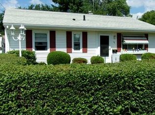 35 Deer Pond Dr, Leicester, MA 01524