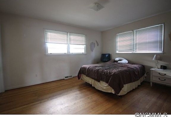 5th image of 177 Fairground Ave
