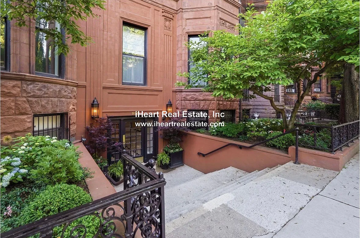 1 bed, 1.0 bath, $3,200 — Photo 1