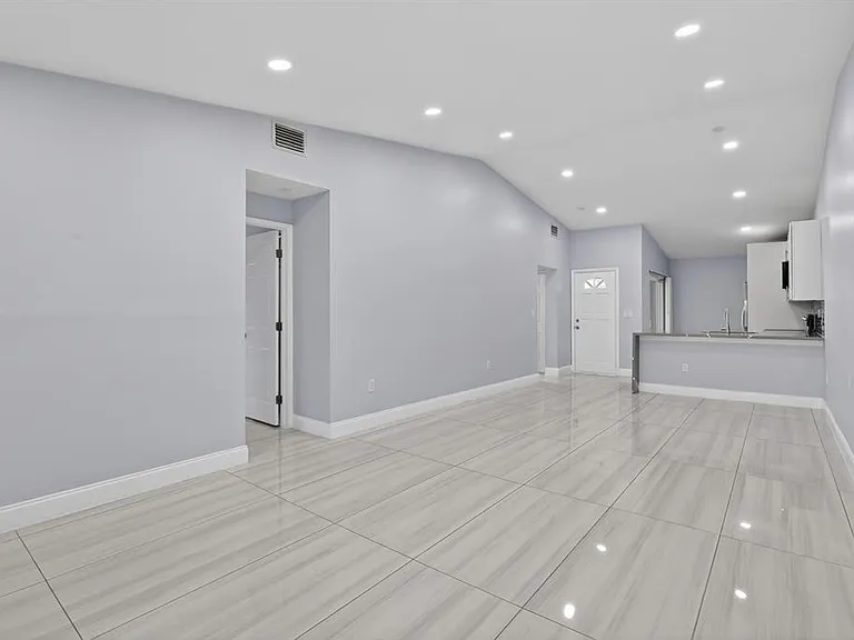 4404 Treasure Cove Dr — Photo 5
