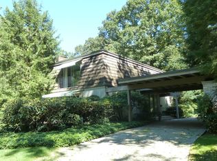 91 Gerrish Ln, New Canaan, CT 06840