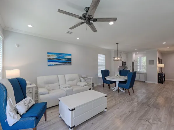 132 Capetown Cir, Montgomery, TX 77356