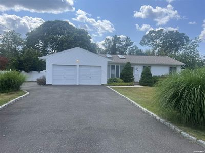 348 Munsell Road, East Patchogue, NY, 11772