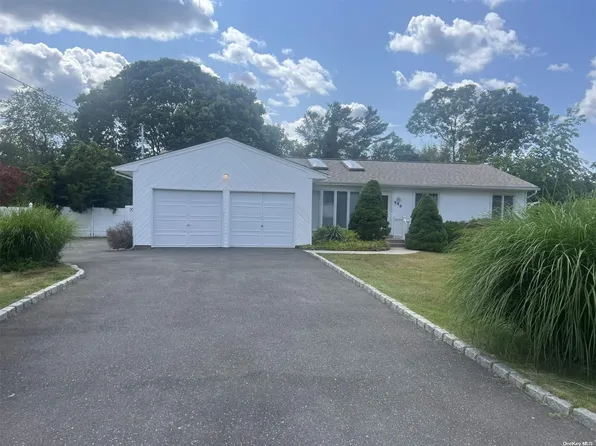 348 Munsell Road, East Patchogue, NY 11772