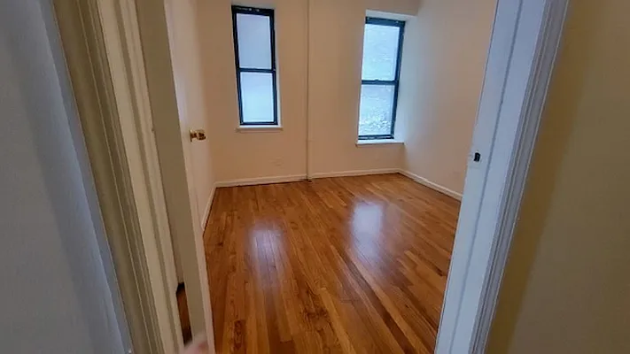 Rented by Chartwell Manhattan Realty | media 11