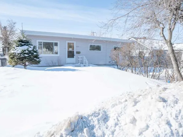 9513 N 105th Ave, Grande Prairie, AB T8V 1G5