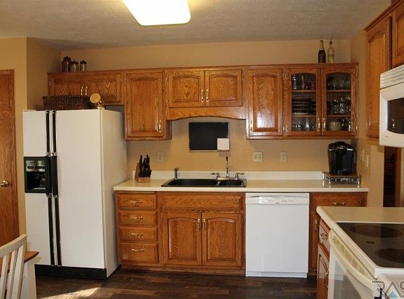 5th image of 208 W Chapelwood Dr