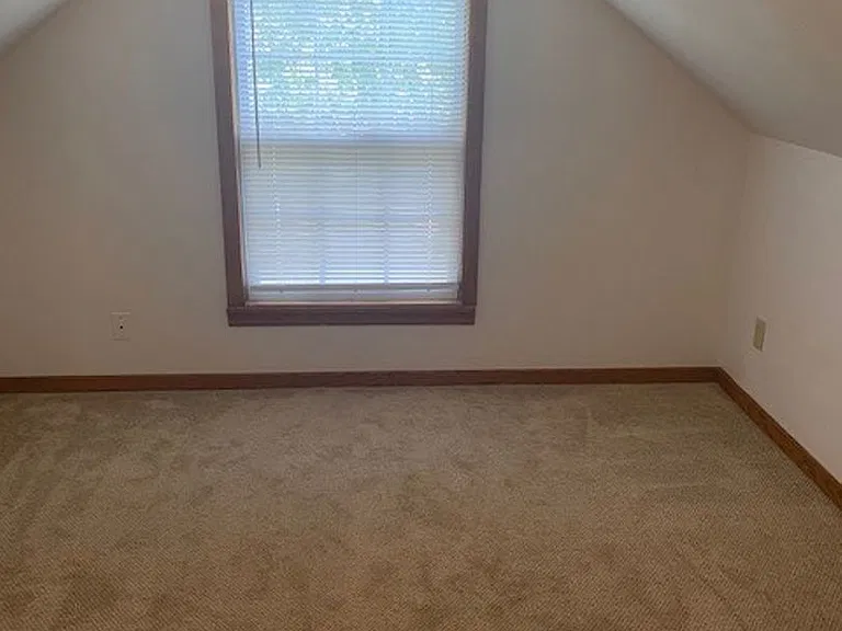 715 Oak St — Photo 11