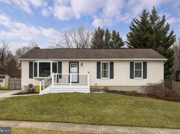 12124 Buttonwood Ln, Middle River, MD 21220