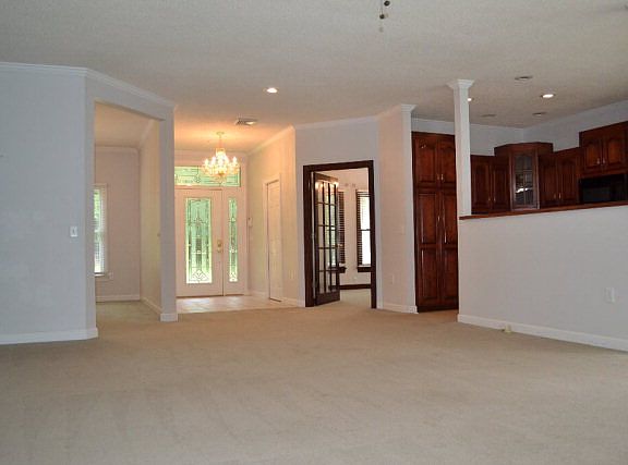 5th image of 550 Countryside Ct