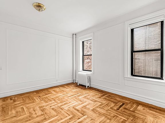 4th image of 140 Waverly Pl APT 3C