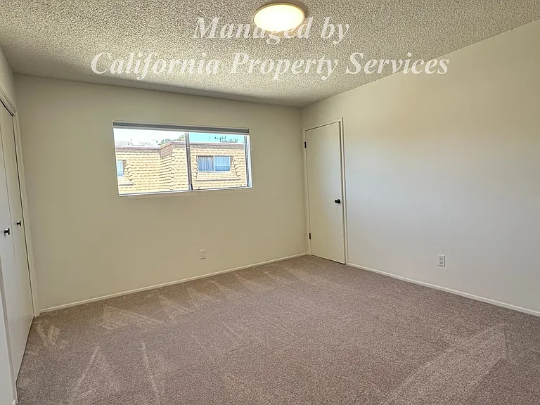 188 N Elm St #2B — Photo 7