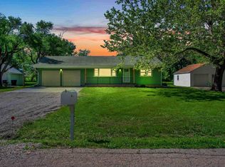 6345 SW 11th St, Topeka, KS 66615