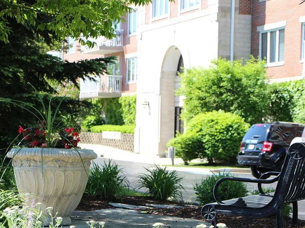 14 S Ashland Ave APT 202, La Grange, IL 60525