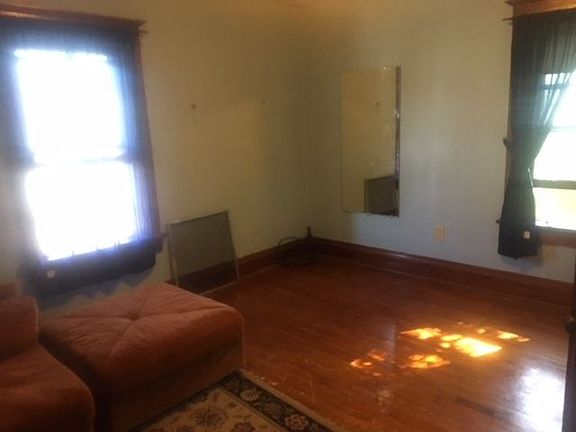 2nd image of 109 Fisher St