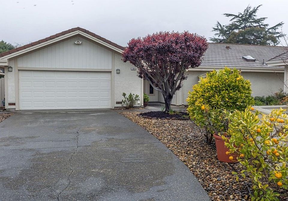 1st image of 120 Holstrom Cir