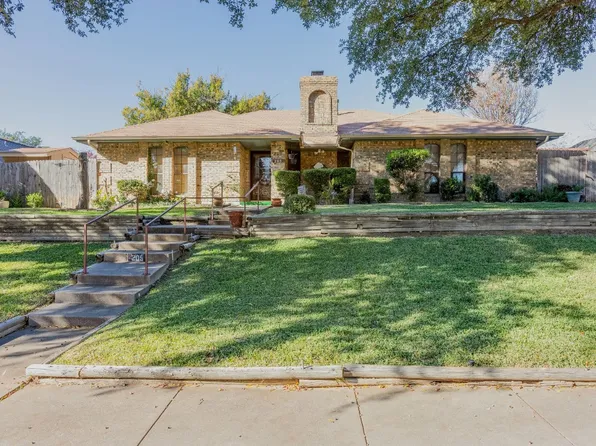 205 S Beltwoods Dr, Desoto, TX 75115