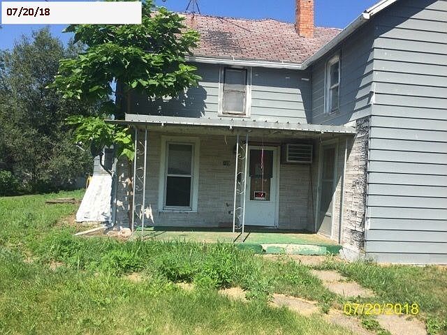 2nd image of 109 N Roads St