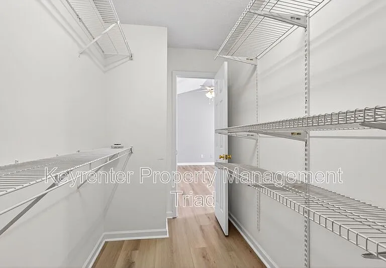 2703 Stafford St — Photo 15