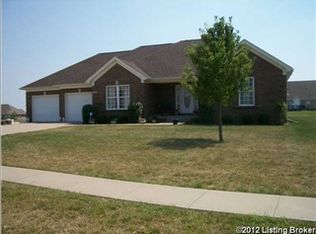 293 E Woodlake Cir, Mount Washington, KY 40047