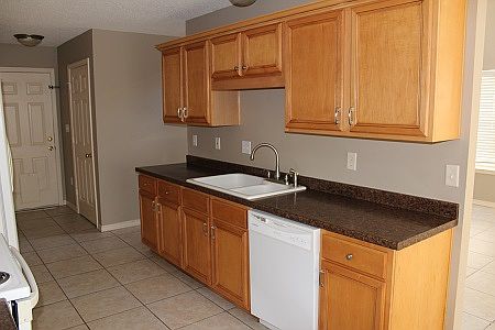 4th image of 216 Twin Lakes Ln