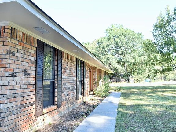 3rd image of 219 Silver Leaf Dr