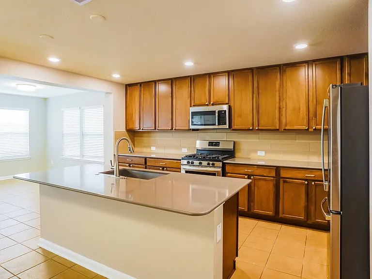 8011 Bunch Grass Ln — Photo 7