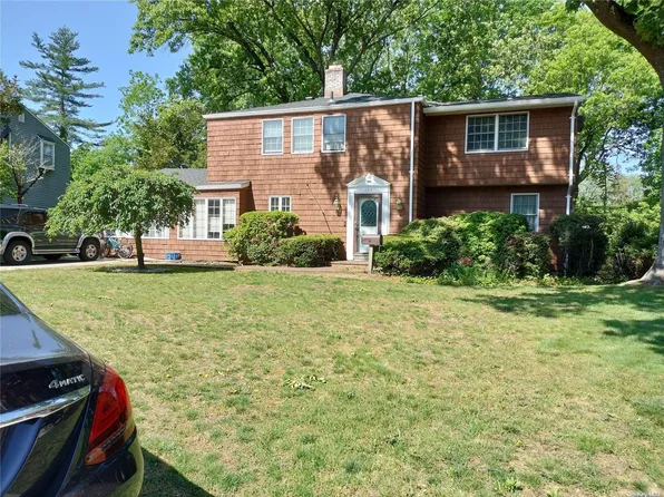 137 Hillturn Lane, Roslyn Heights, NY 11577