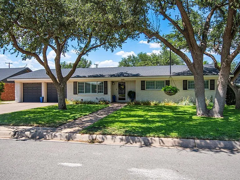 2610 S Frontier Dr — Photo 2