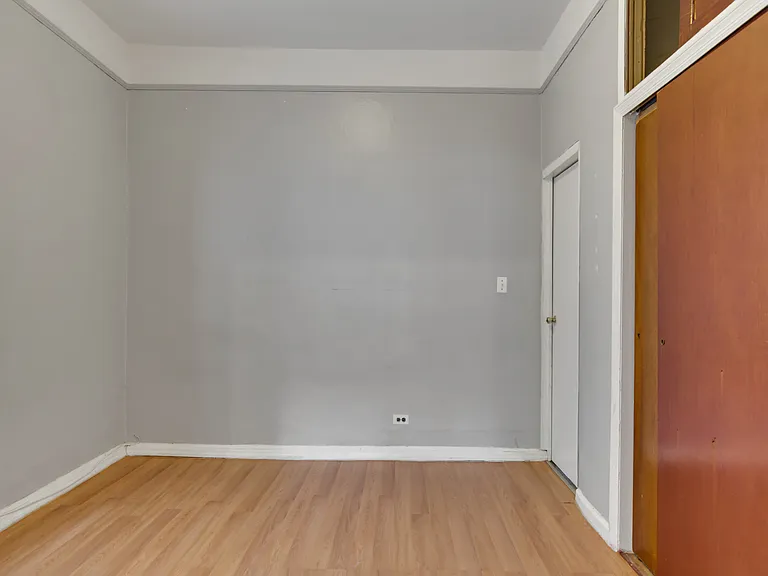 2317 Lyon Ave #1 — Photo 7