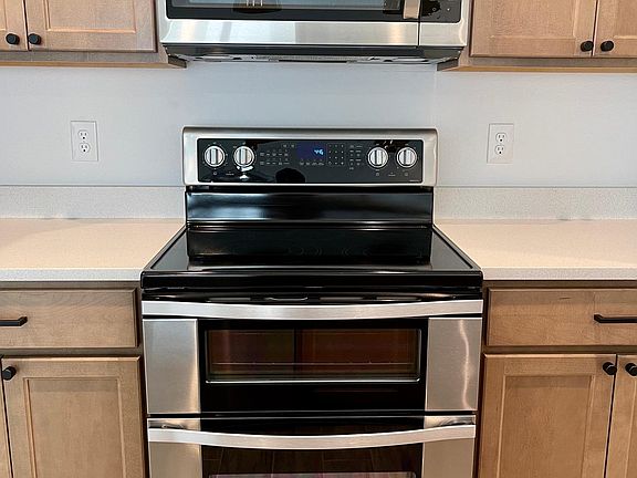 5th image of 14076 Gullstrand Ave