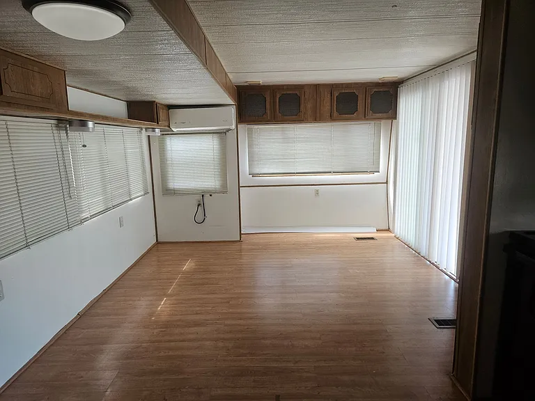 3142 N Balboa Ave — Photo 4
