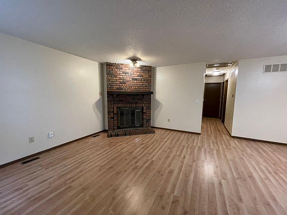 5th image of 4012 90th Ave