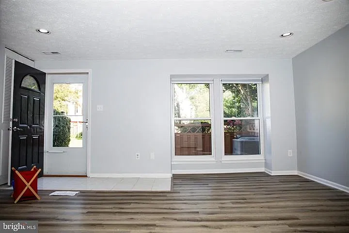 3 bed, 1582 sqft, $2,550 — Photo 3