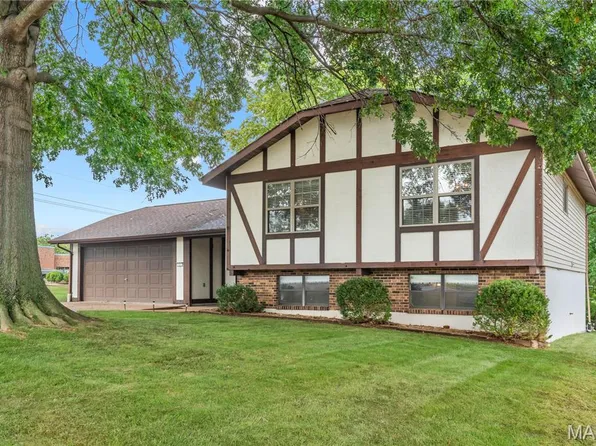 1 Buckingham Dr, Washington, MO 63090