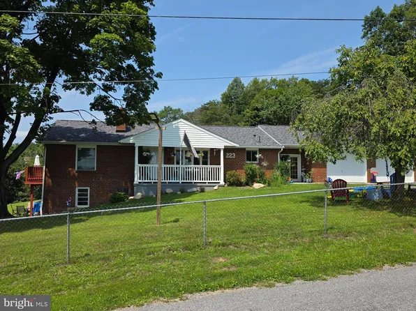 223 Stotelmyer Ln, Martinsburg, WV 25405