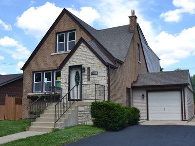9521 S Ridgeway Ave, Evergreen Park, IL, 60805