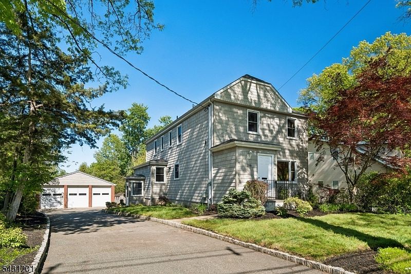 1st image of 186 W Northfield Rd