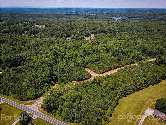 3rd image of 1276 Live Oak Ln #5