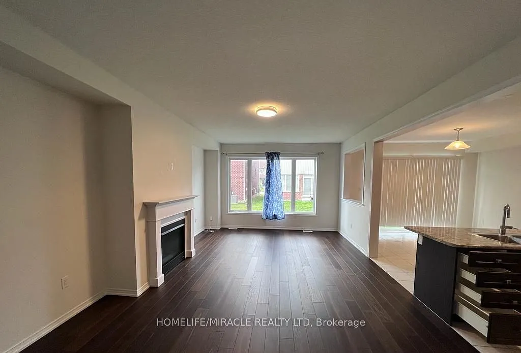 4 bed, $2,500 — Photo 4