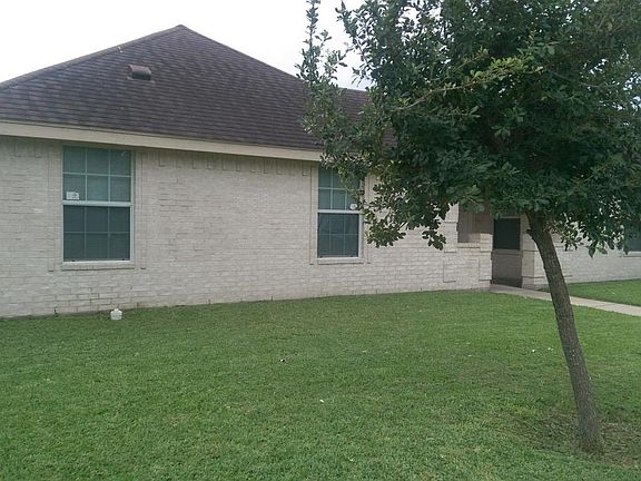 4th image of 825 W Bronze Dr