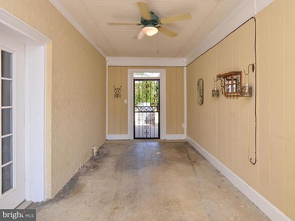 2nd image of 904 Washington Ave