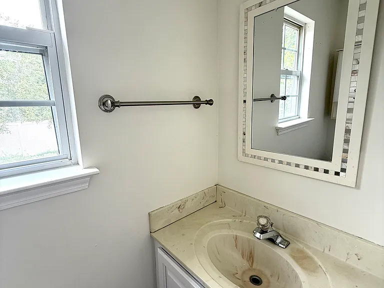 2010 Oak Dale Rd — Photo 12