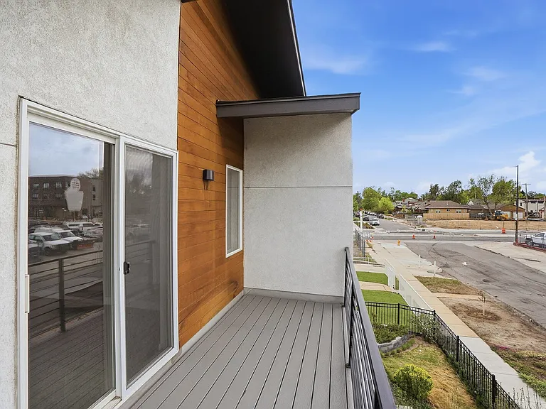 1518 N Newton St — Photo 26